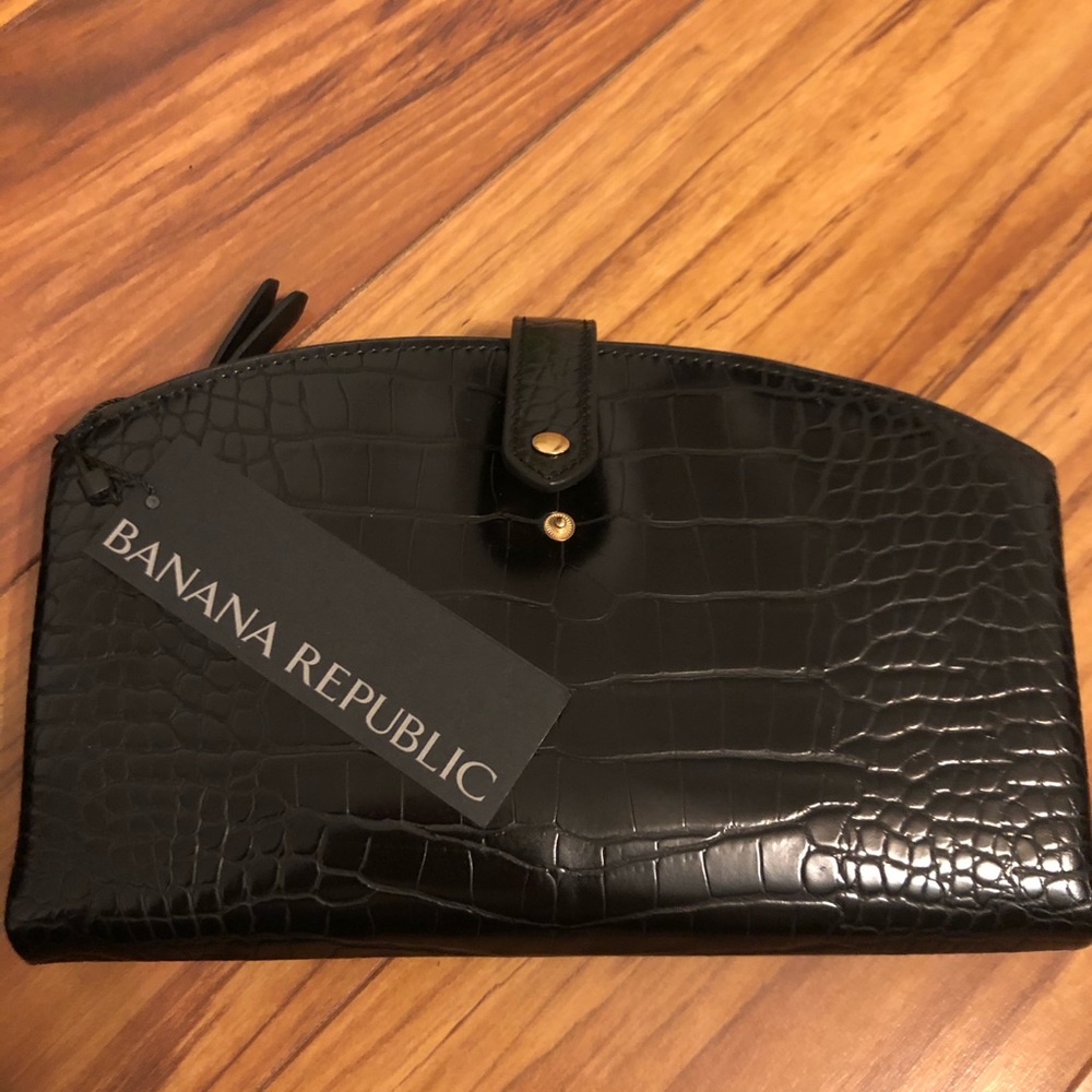 Banana republic black clutch